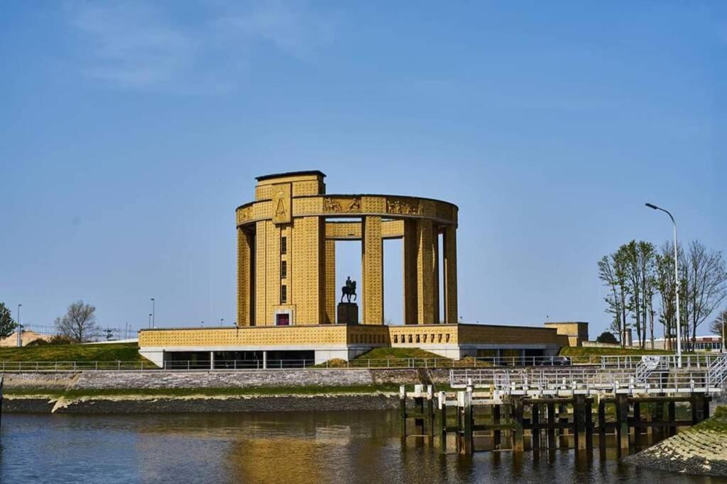 Gezellige Chalet In Nieuwpoort - Opkuis Inbegrepen In De Prijs Oostduinkerke Exterior photo
